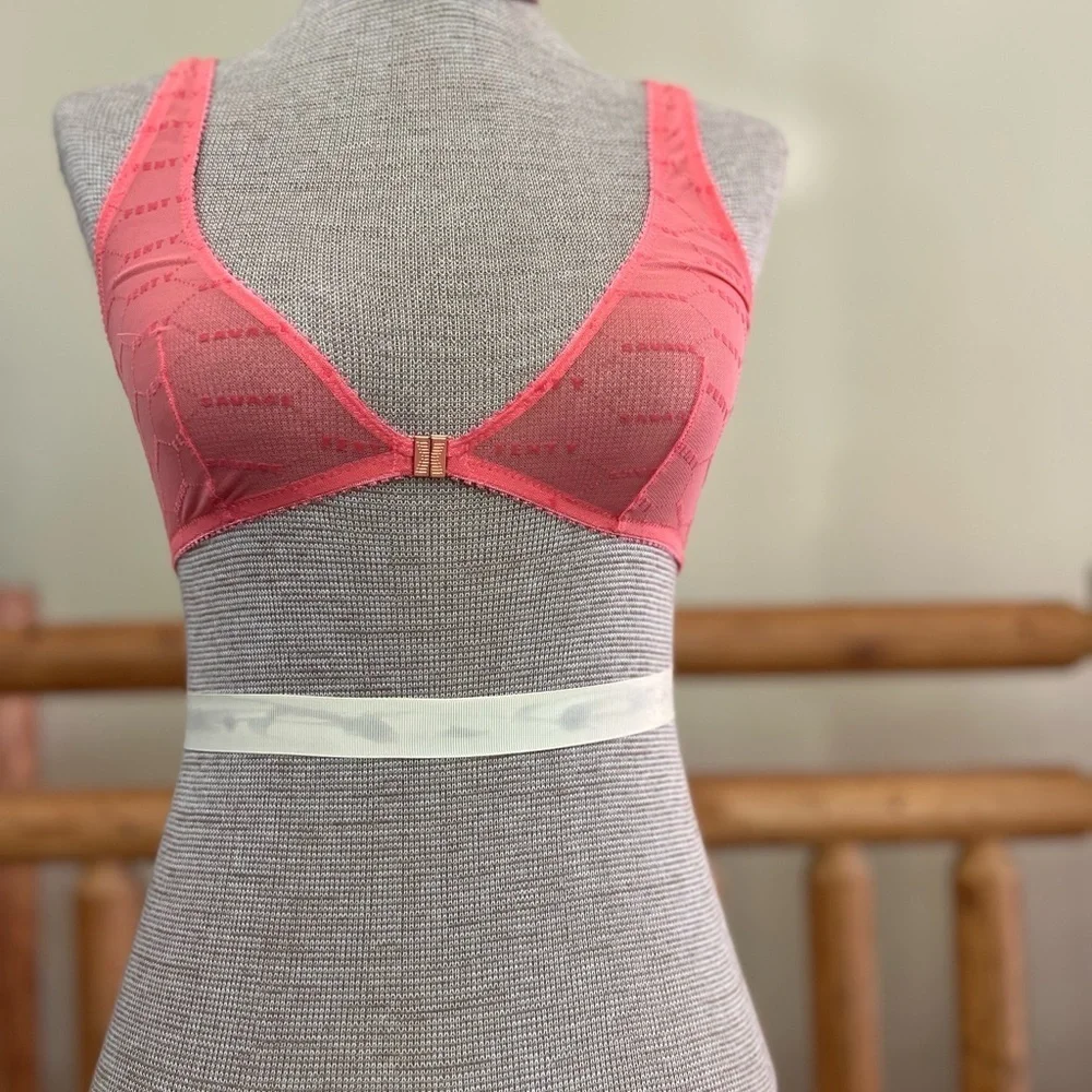 Savage X Fenty Logo Mesh Bralette – Size Medium 🔥💖